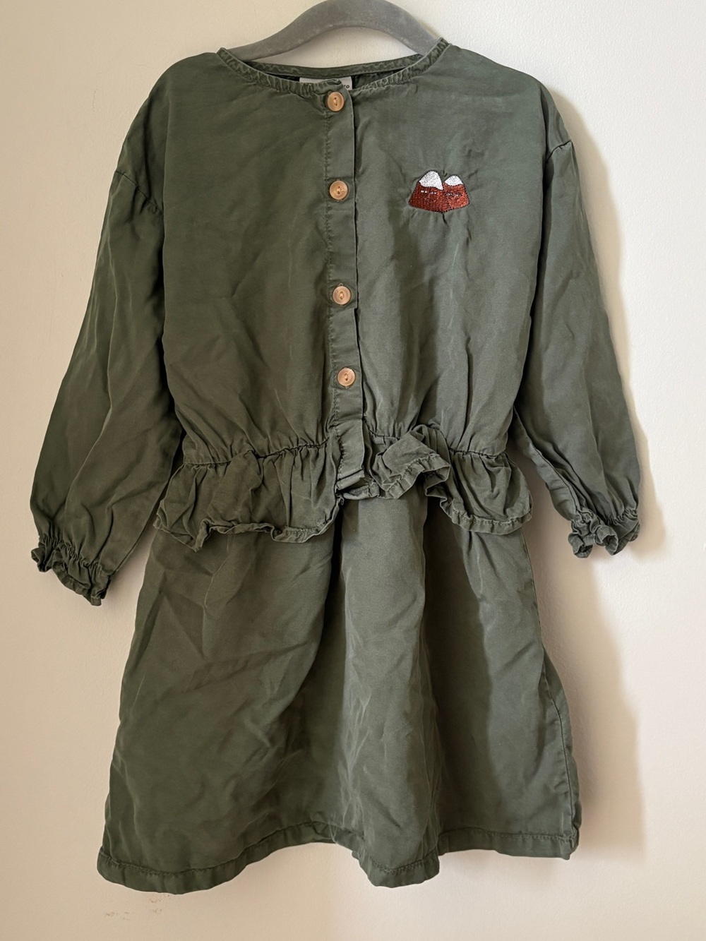The Campamento girls embroidered dress size 4